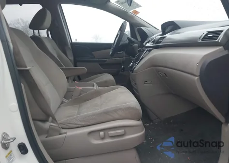 2016 Honda Odyssey Se из США, поврежденный, VIN 5FNRL5H32GB108075